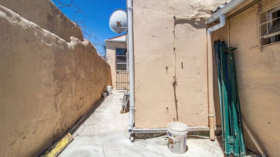 2 Bedroom Property for Sale in Woodstock Western Cape